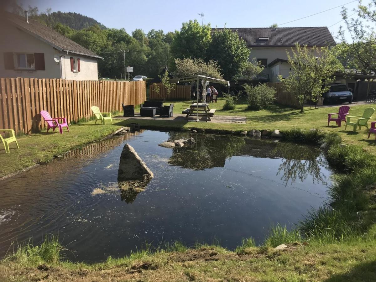 Logis Auberge De La Poirie Tendon Exteriör bild