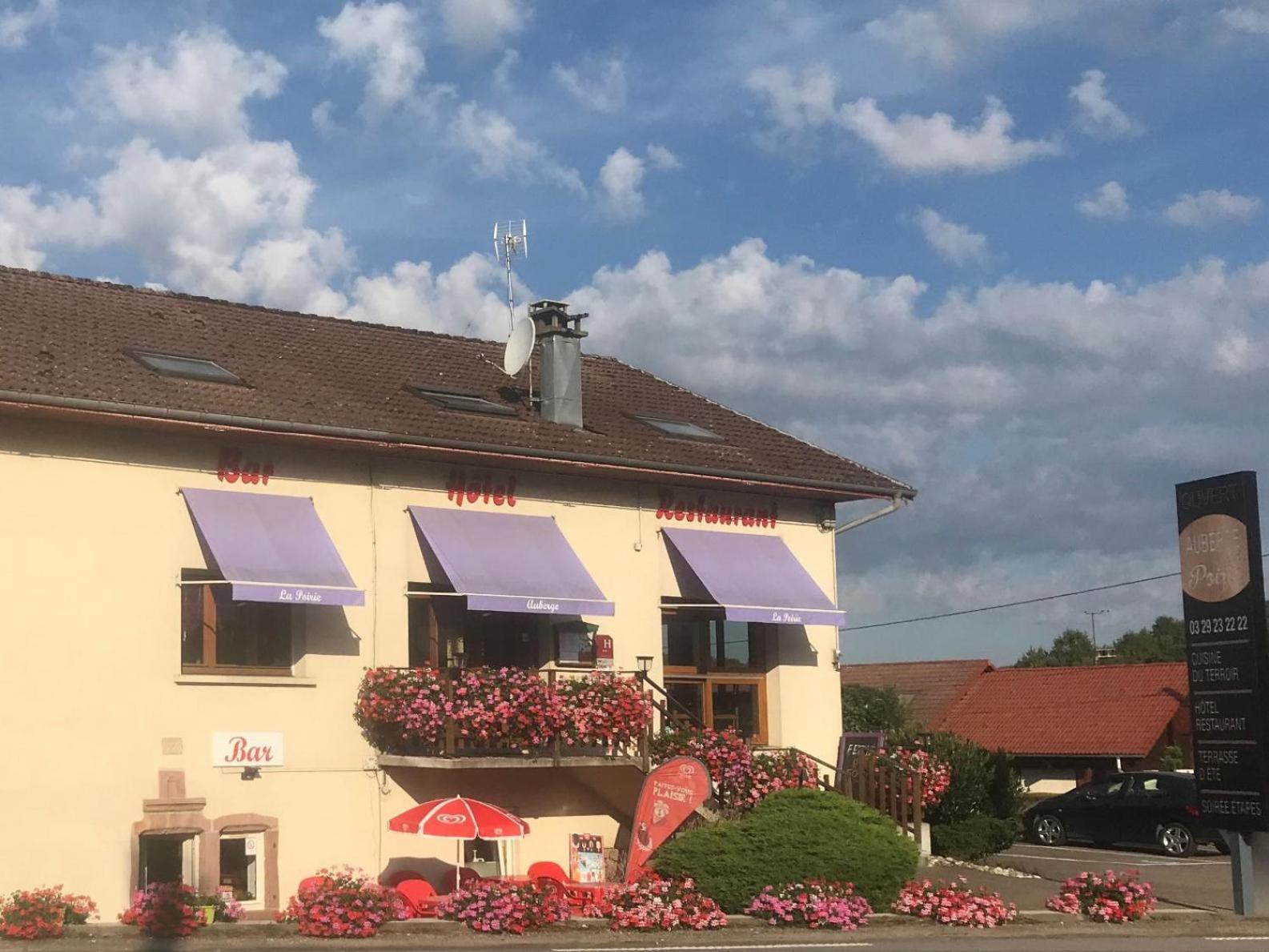 Logis Auberge De La Poirie Tendon Exteriör bild